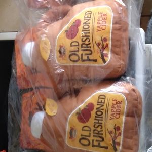 1 I have 3 furshion yapple cider dog toys